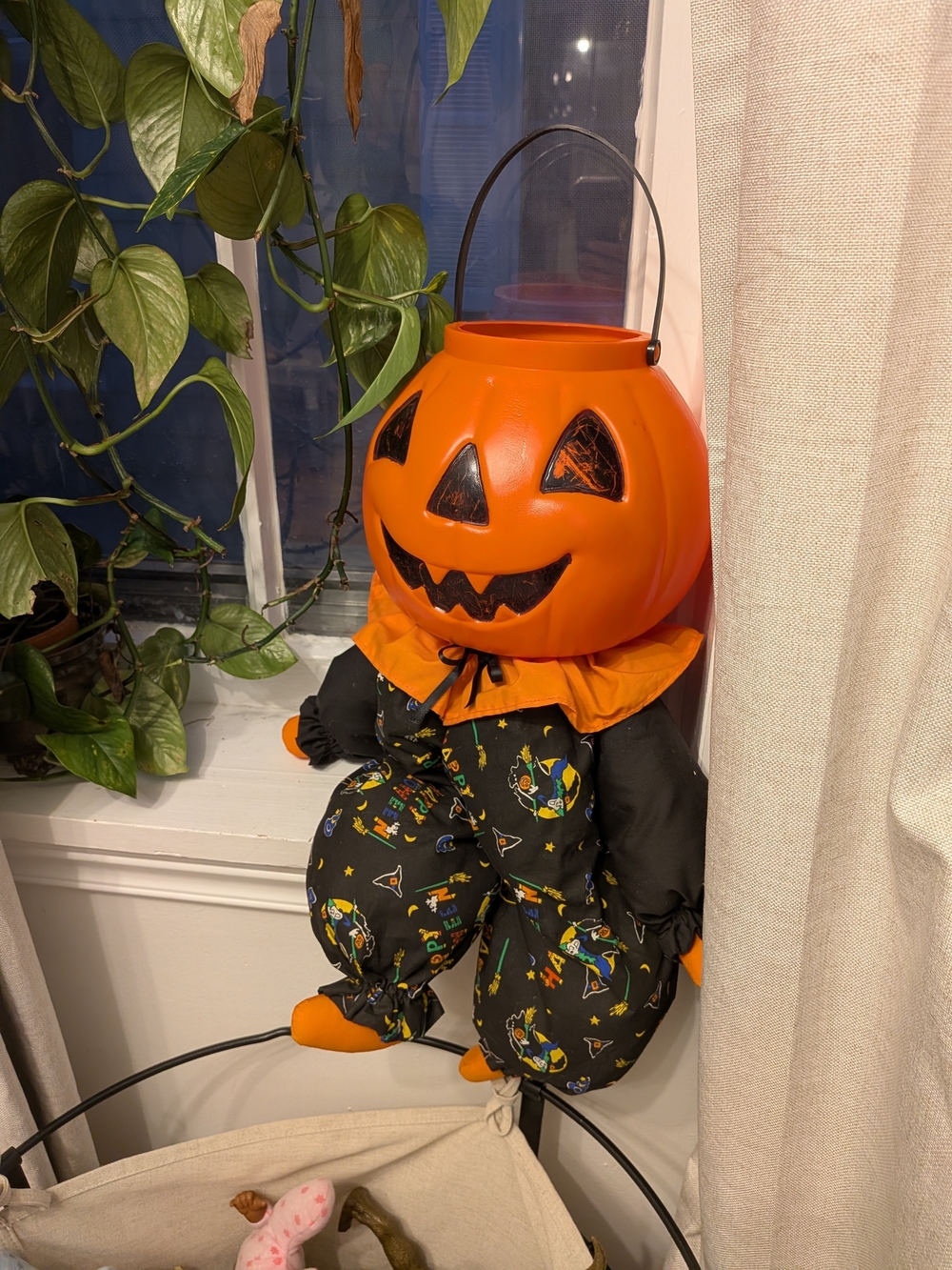 Vintage Pumpkin Shelf Sitter